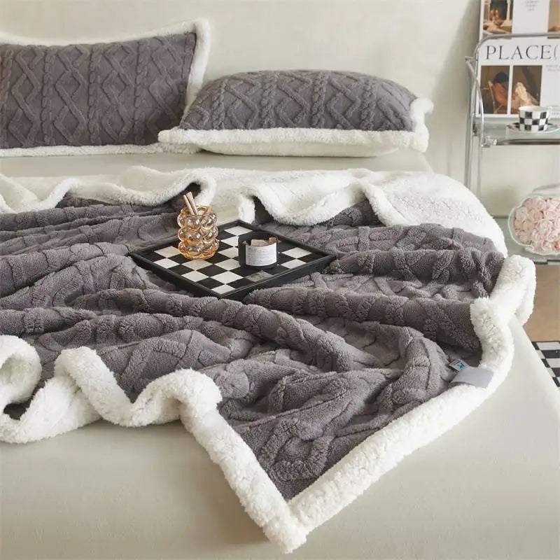 Winter Blanket Lamb Wool weighted Super Soft Double Side Microfiber Flannel Throw Blanket for Bed Comfortable Warm Comforter