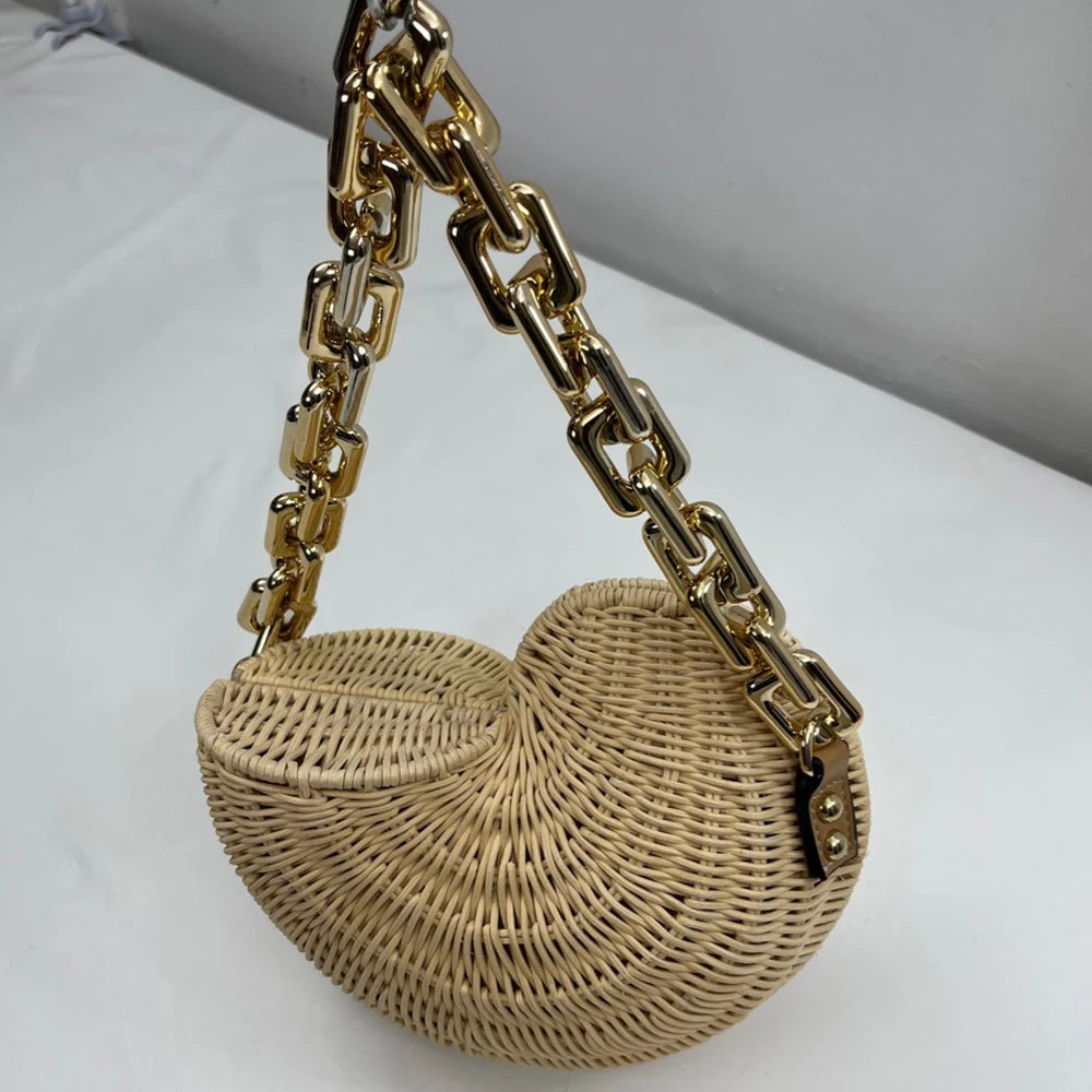 Luxury Conch Rattan Handbags Bohemian Shell Straw Bags for Women Thick Chains Shoulder Bag Wicker Woven Beach Designer Bag Tote