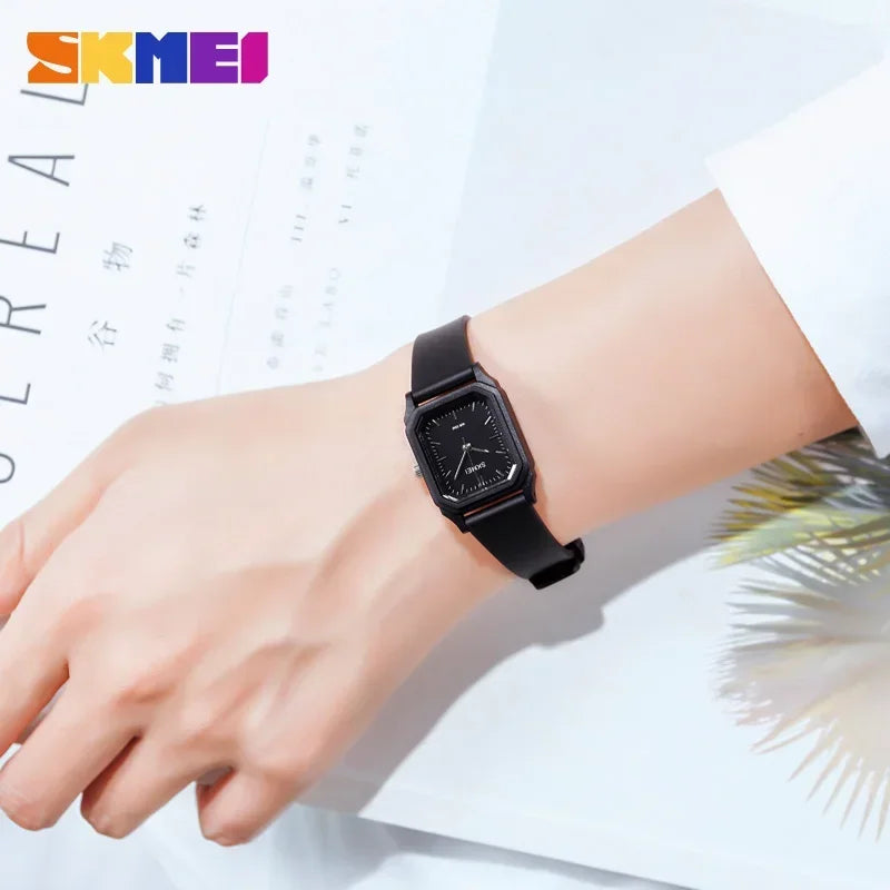 SKMEI Small Young Lady Watch Clock reloj mujer Light Thin Girls Quartz Watches Fashion Creative Women Quartz Wristwatches 1651