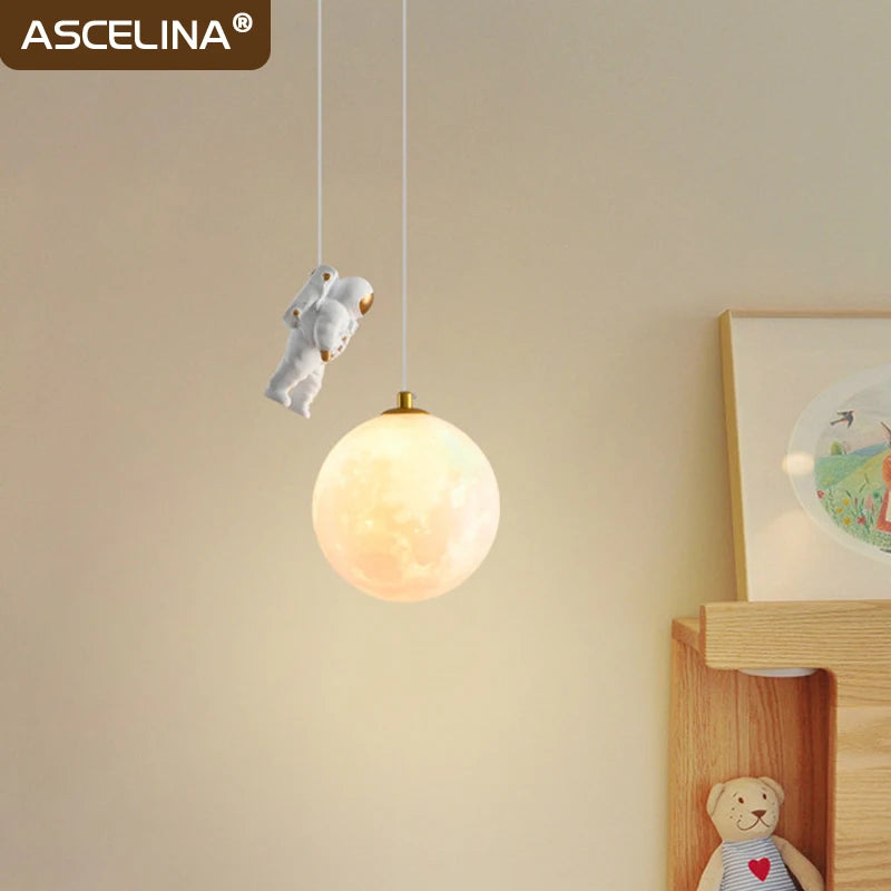 WELTIG Astronaut LED Pendant Light – Fun Moon Design for Kids' Rooms