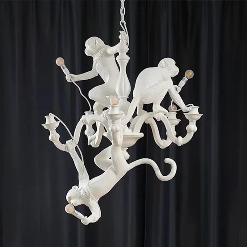 Nordic Creative Art Climbing Monkey Chandeliers Resin Animal Design LED Lamp for Dining Living Room Pendant Lighting Home Decor