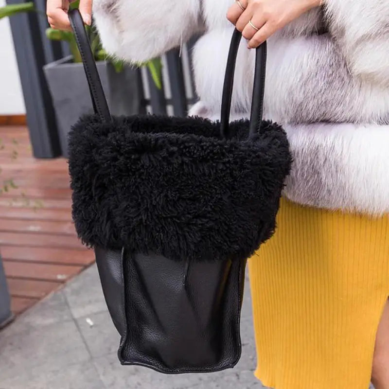 2024 Luxury Brand Women's Bag, Fashionable New And High-quality Fur Bucket Tote Bag, Famous Designer Leather Handbag For Women