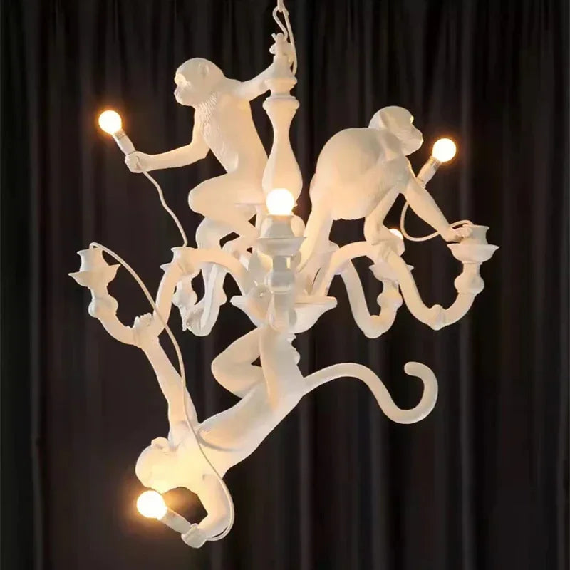 Nordic Creative Art Climbing Monkey Chandeliers Resin Animal Design LED Lamp for Dining Living Room Pendant Lighting Home Decor